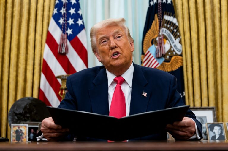 Trump incluye a República Dominicana en mapa cubierto por la bandera de EE. UU.