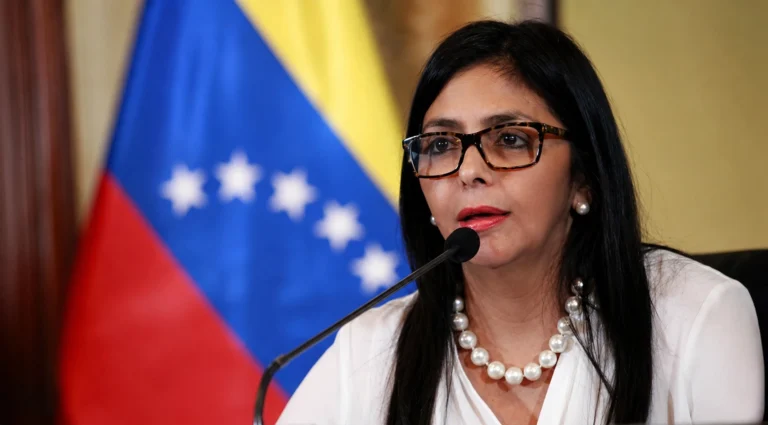 Delcy Rodríguez revela afección de salud en plena crisis por el terremoto