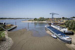Países Bajos cierra las esclusas de Róterdam por la sequía para proteger las reservas de agua dulce