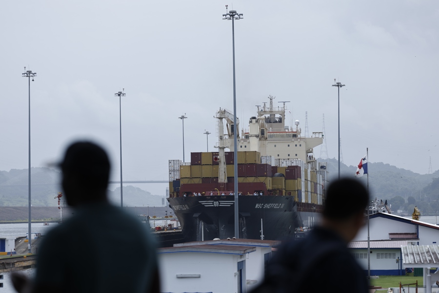 El Canal de Panamá aplica nueva reducción del calado para enfrentar la sequía por El Niño