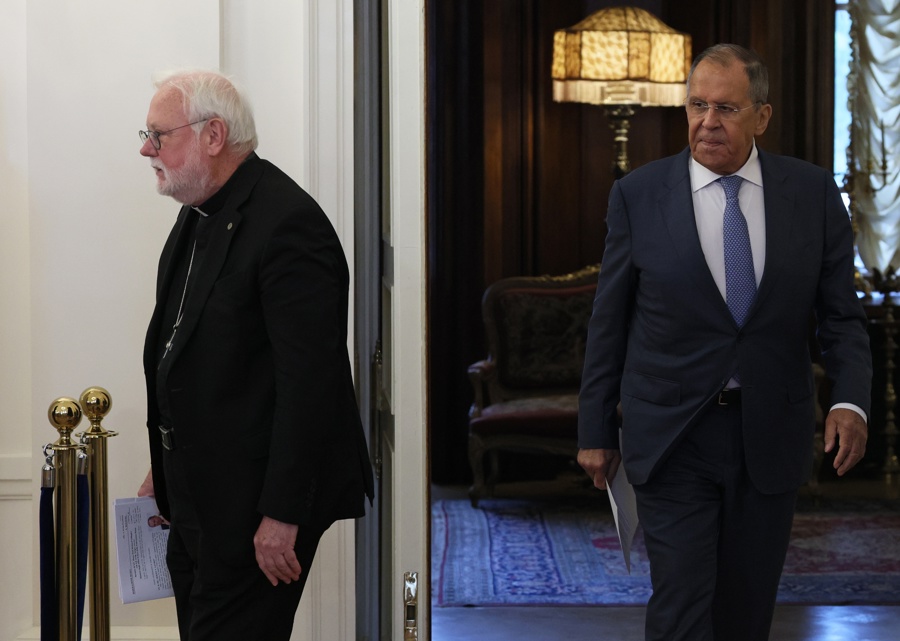 El emisario del Vaticano a Lavrov: "Hablemos claro, la guerra debe terminar"