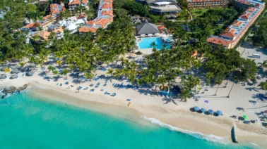 Escapadas familiares para cerrar el verano en República Dominicana: Playas, montaña, niños y rutas