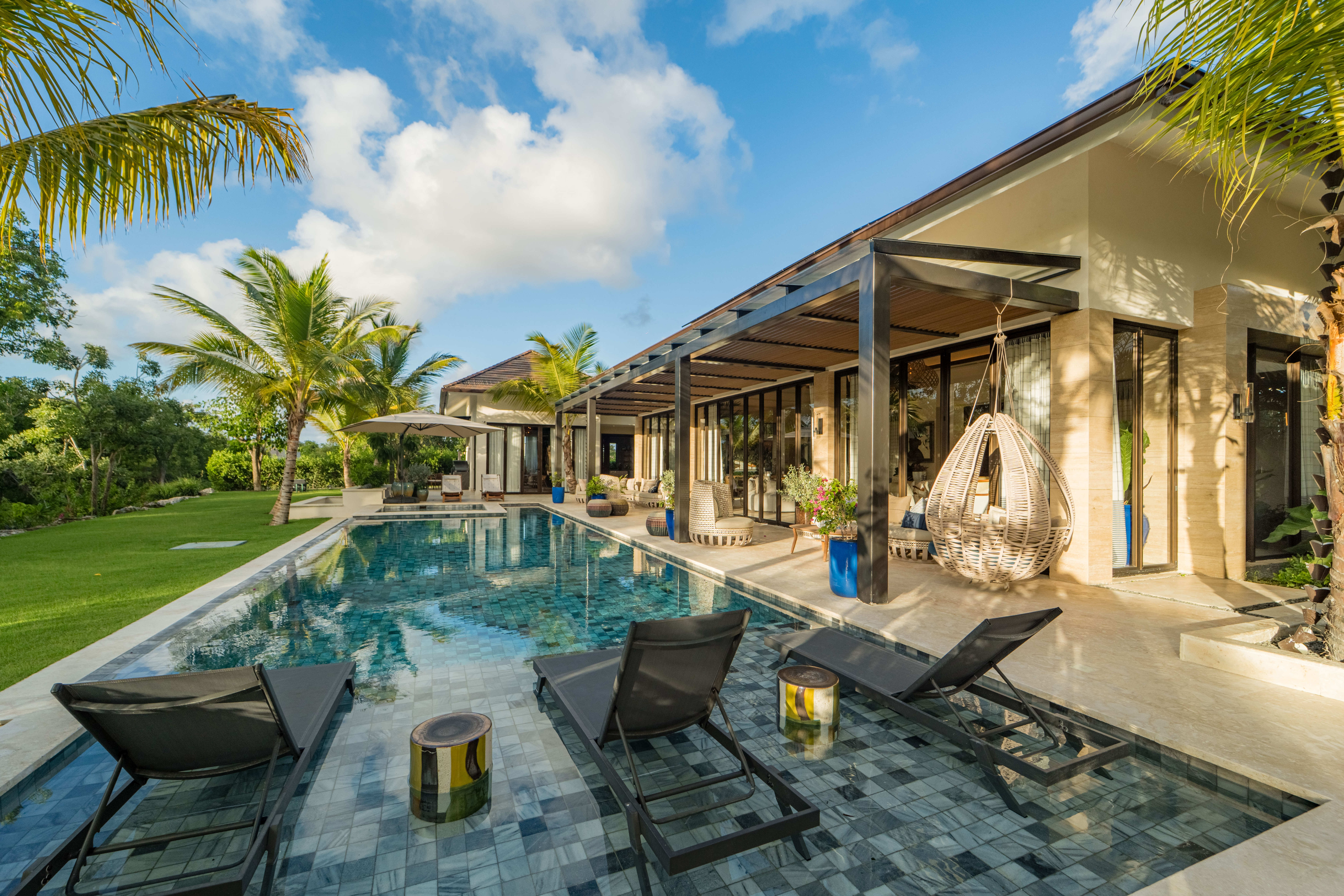 El modelo híbrido de Larimar City y Resort