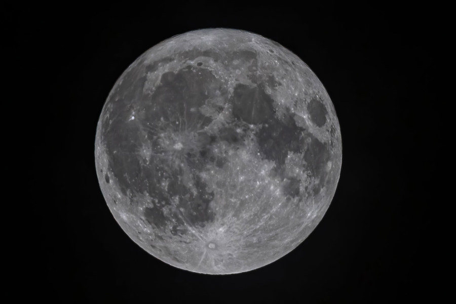 China actualiza su mapa geológico global de la Luna con nuevos datos de misión Chang'e-6