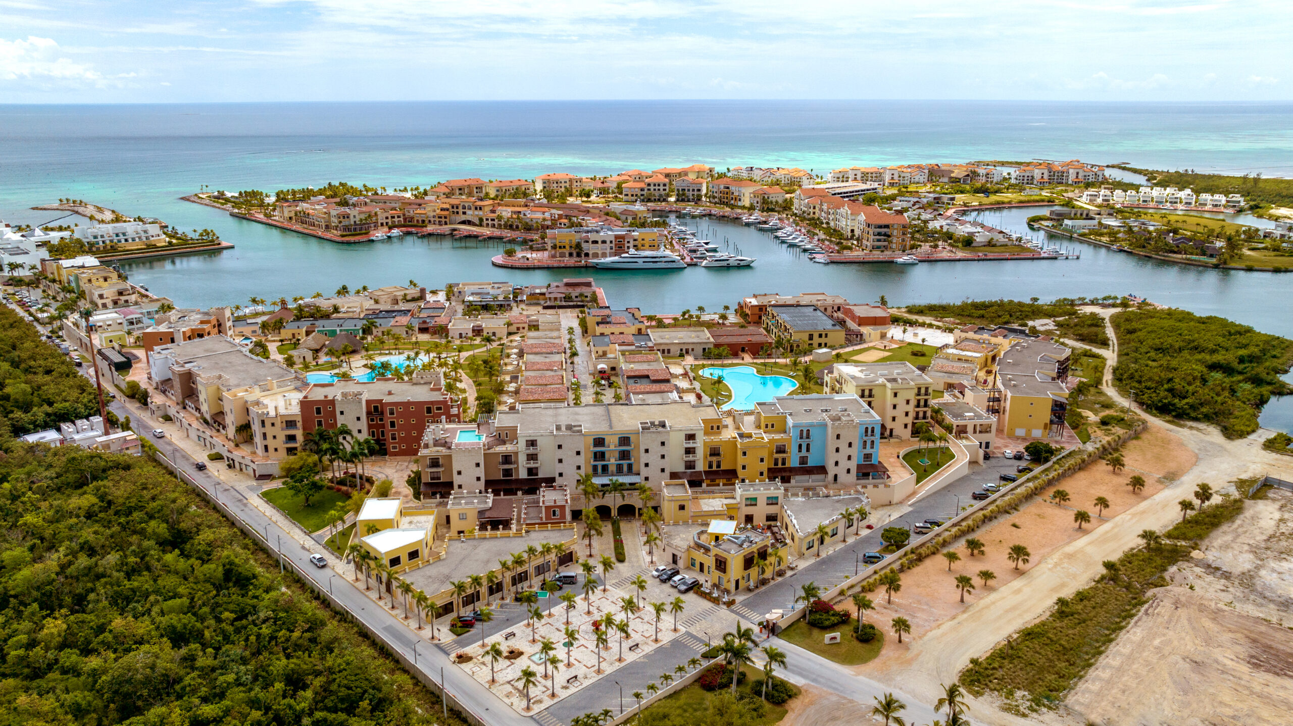 El modelo híbrido de Larimar City y Resort