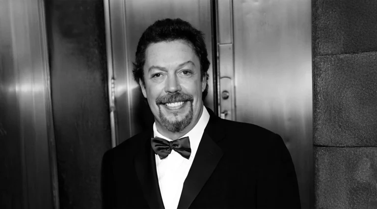 Muere Tim Curry a los 80 años, actor de ‘Pennywise’ y ‘The Rocky Horror Picture Show’