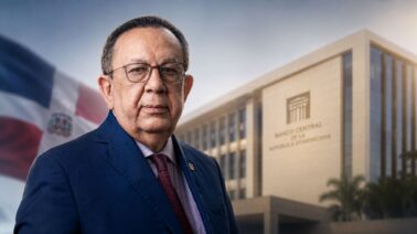 Héctor Valdez Albizu: ¿Cómo construyó la confianza que sostiene su continuidad?