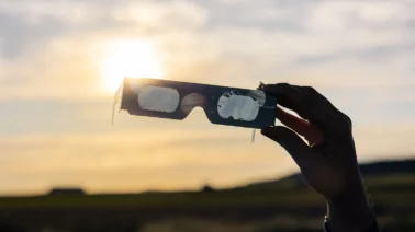 ¿Te duelen los ojos tras un eclipse? Estas son las posibles causas