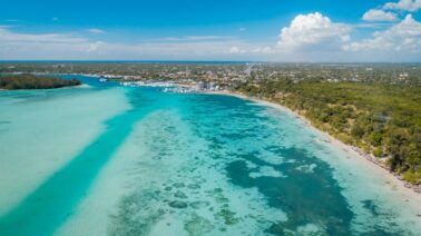 Adiós al desorden en las playas: El plan millonario del Gobierno que cambia la cara a los polos turísticos