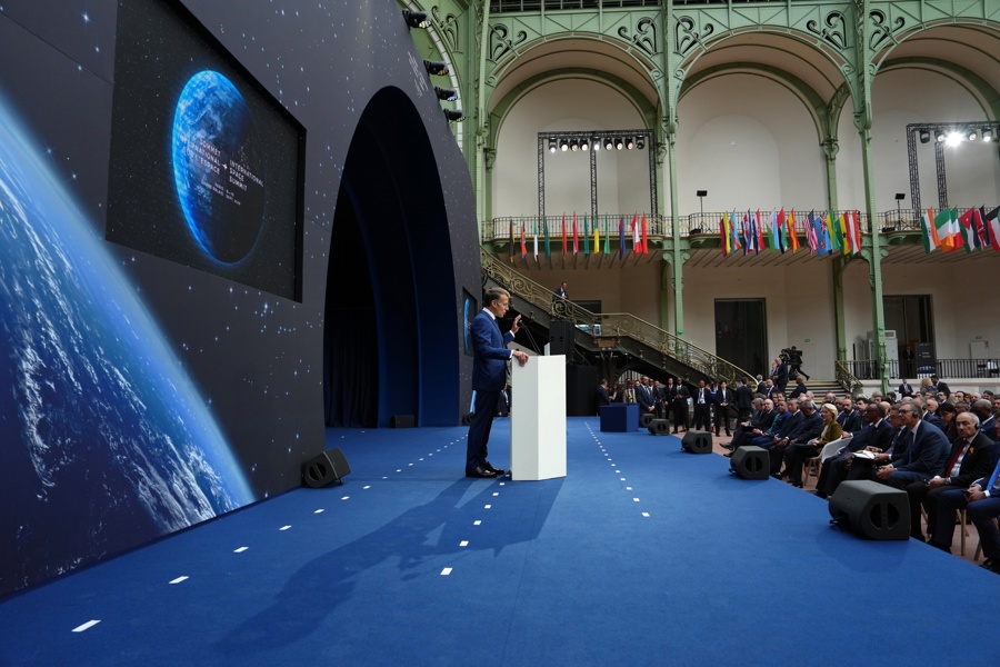 Macron: "la Europa del espacio sigue débil; debemos acelerar"