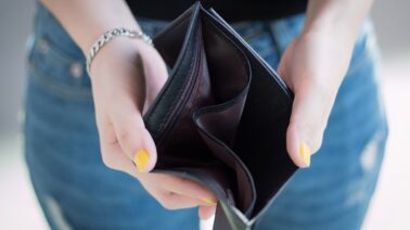 La economía de los pequeños gustos: ¿en qué se nos va el dinero sin darnos cuenta?