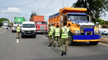 Operativos relámpago de INTRANT y DIGESETT en Santo Domingo: Sacan de circulación vehículos pesados y motocicletas