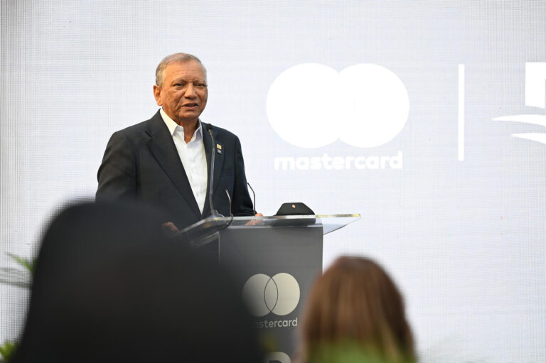 Banreservas lanza junto a Mastercard nueva tarjeta comercial para el sector empresarial