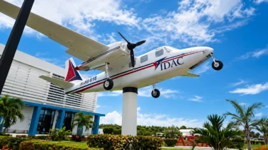 Feria de empleos del aeropuerto de Cabo Rojo: las 33 vacantes del IDAC en Pedernales y requisitos