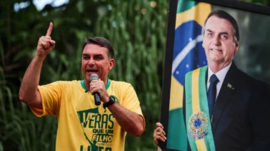 Flávio Bolsonaro se proclama «líder de Brasil» desde Miami: lo que dice su carta y por qué la borró