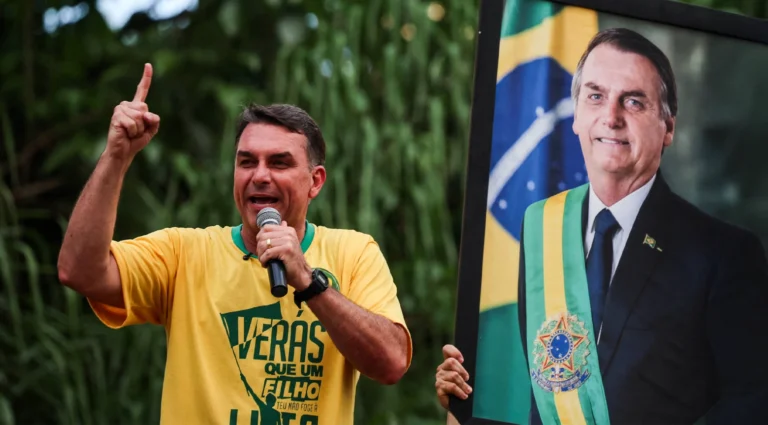 Flávio Bolsonaro se proclama «líder de Brasil» desde Miami: lo que dice su carta y por qué la borró