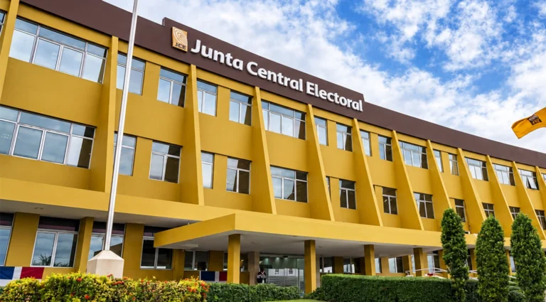 La JCE quita las citas para renovar la cédula en el exterior desde el 2 de noviembre: las oficinas