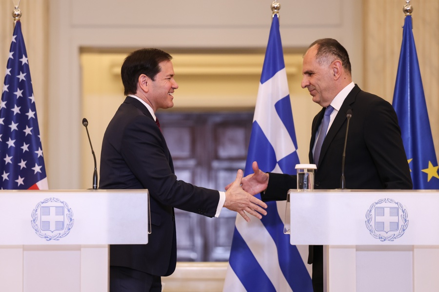 Rubio sostiene que Irán no controla Ormuz y que el petróleo fluye casi al nivel prebélico