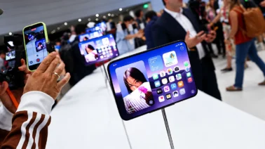 Quien no reservó se queda sin iPhone Duo el 23 de octubre: el aviso que Apple dio a sus empleados