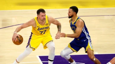 Resultados NBA hoy: Edwards le arruina el debut a Giannis y los Lakers aplastan a los Warriors