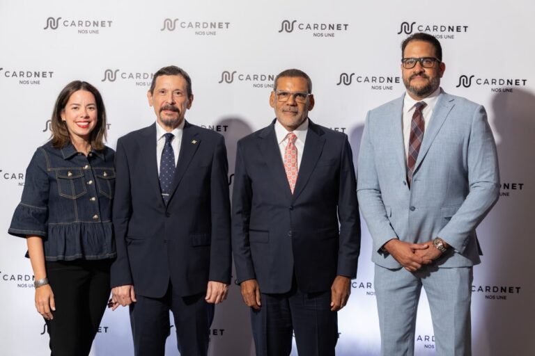 CARDNET DA PASO A UNA NUEVA ETAPA DE LIDERAZGO CON MARTÍN CAVA Y RINDE HOMENAJE A LUIS BENCOSME