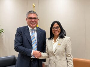 Venezuela reactiva su negocio del gas con Baker Hughes, pero exportarlo es más viable que destinarlo a la generación eléctrica ¿Por qué?