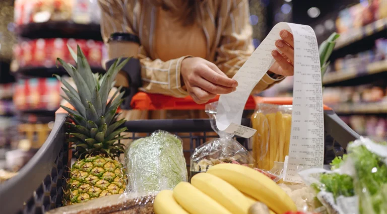 ¿Cuánto cuesta llenar el carrito del supermercado en RD en octubre de 2026? Lo que pesa la canasta