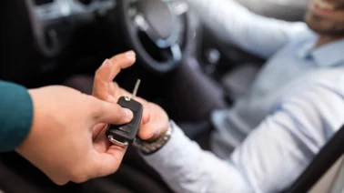 ¿Cuánto cuesta tener carro en RD? Lo que se gasta al año frente al transporte público