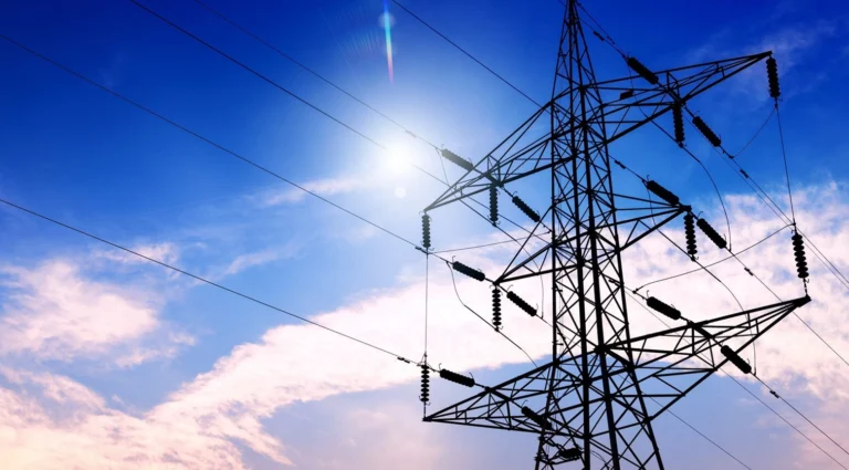 ¿Por qué sube tu factura de luz en RD si la tarifa sigue congelada? Los tramos que lo explican