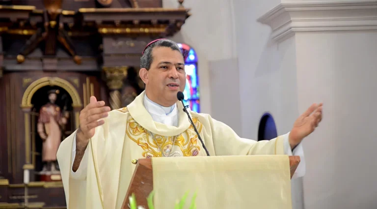 ¿Quién es Carlos Morel Diplán? El nuevo arzobispo de Santo Domingo tras la salida de Ozoria